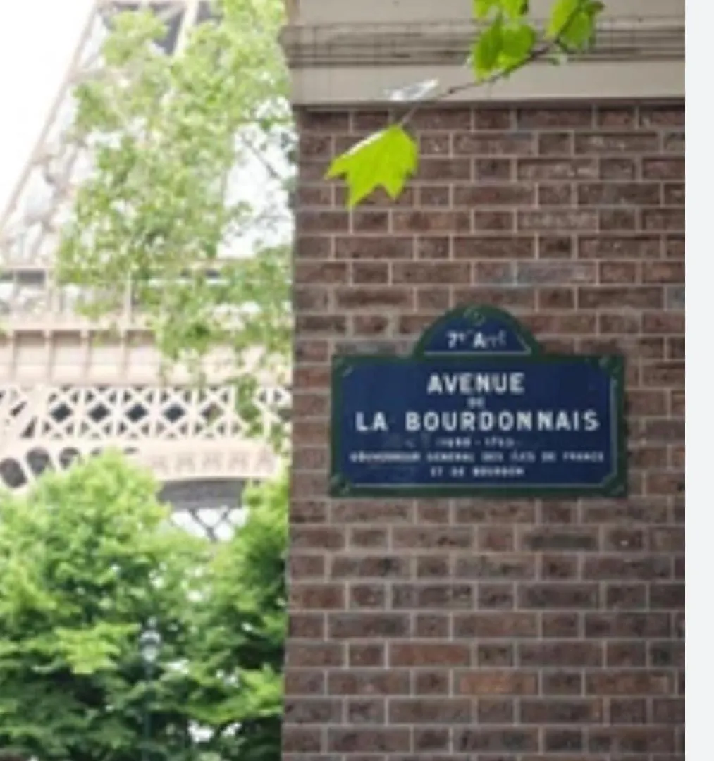 3 Bedroom Eiffel Tower Apartment Paris 0*,