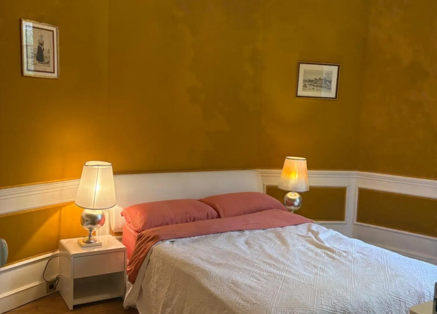 3 Bedroom Eiffel Tower Apartment Paris France