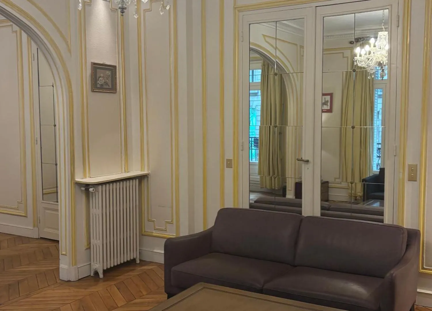 3 Bedroom Eiffel Tower Apartment Paris