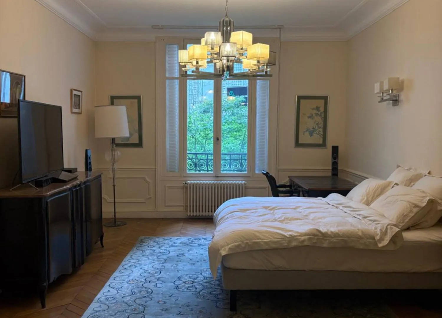 3 Bedroom Eiffel Tower Apartment Paris